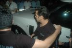 Salman Khan leaves to USA for his operation in International Airport, Mumbai on 29th Aug 2011 (8).JPG